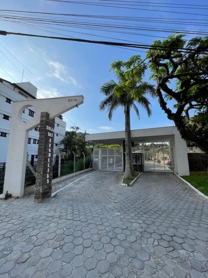 Apto Em Condominio No Centro De Bombinhas, Proximo Da Praia Εξωτερικό φωτογραφία